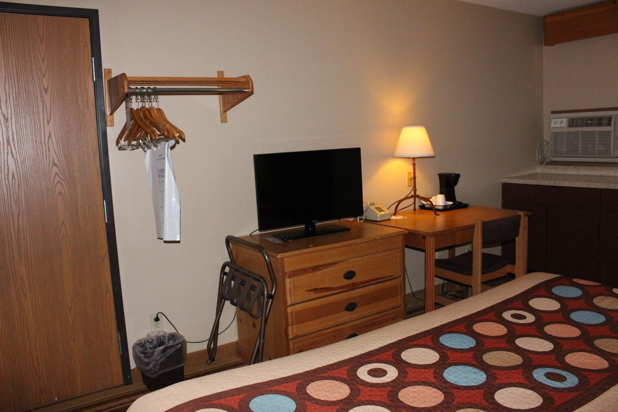 Super 8 By Wyndham Chamberlain Sd Hotel Buitenkant foto
