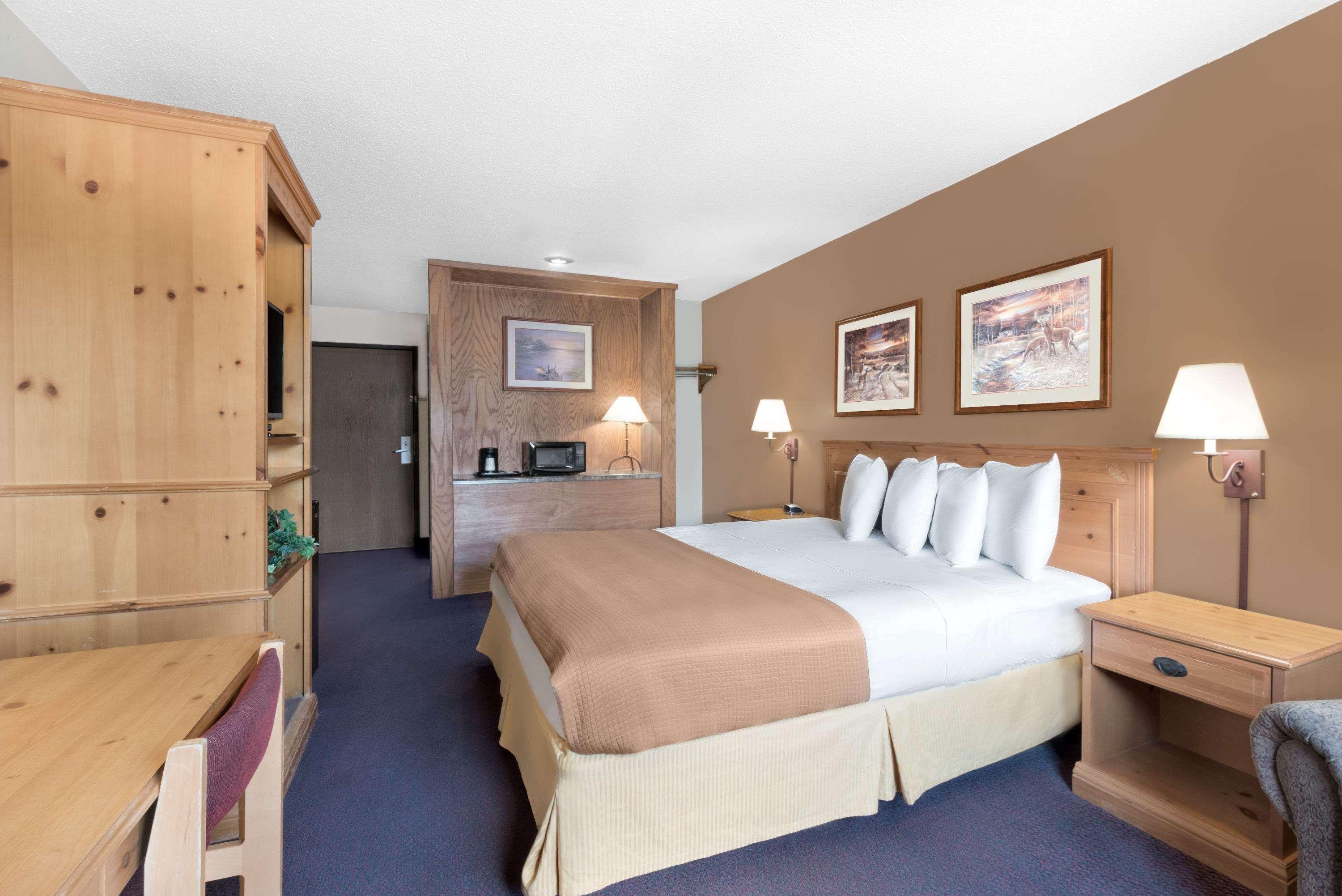 Super 8 By Wyndham Chamberlain Sd Hotel Buitenkant foto