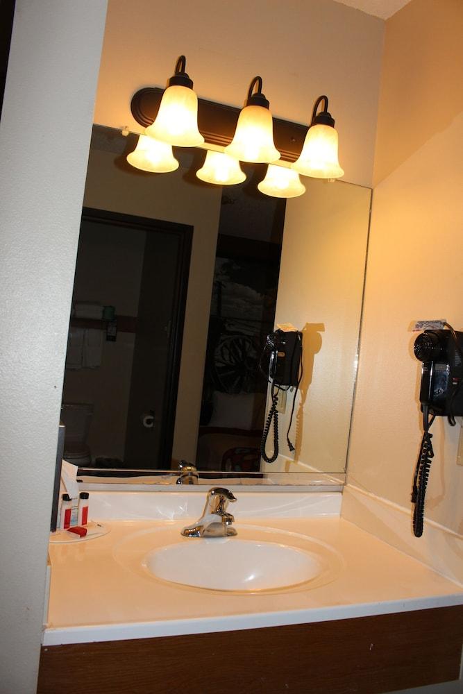 Super 8 By Wyndham Chamberlain Sd Hotel Buitenkant foto