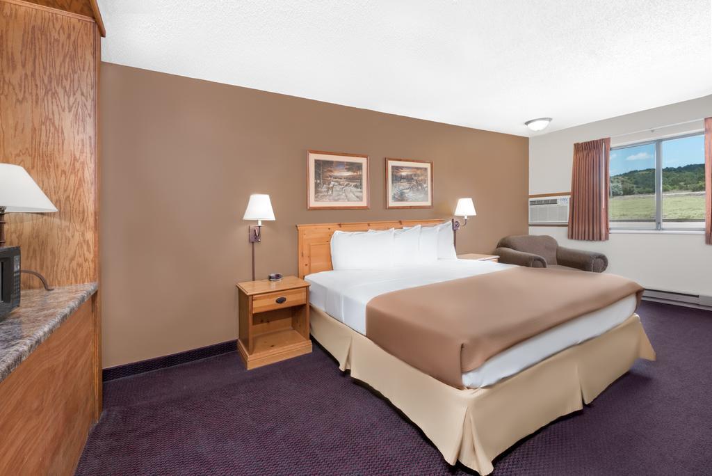 Super 8 By Wyndham Chamberlain Sd Hotel Buitenkant foto
